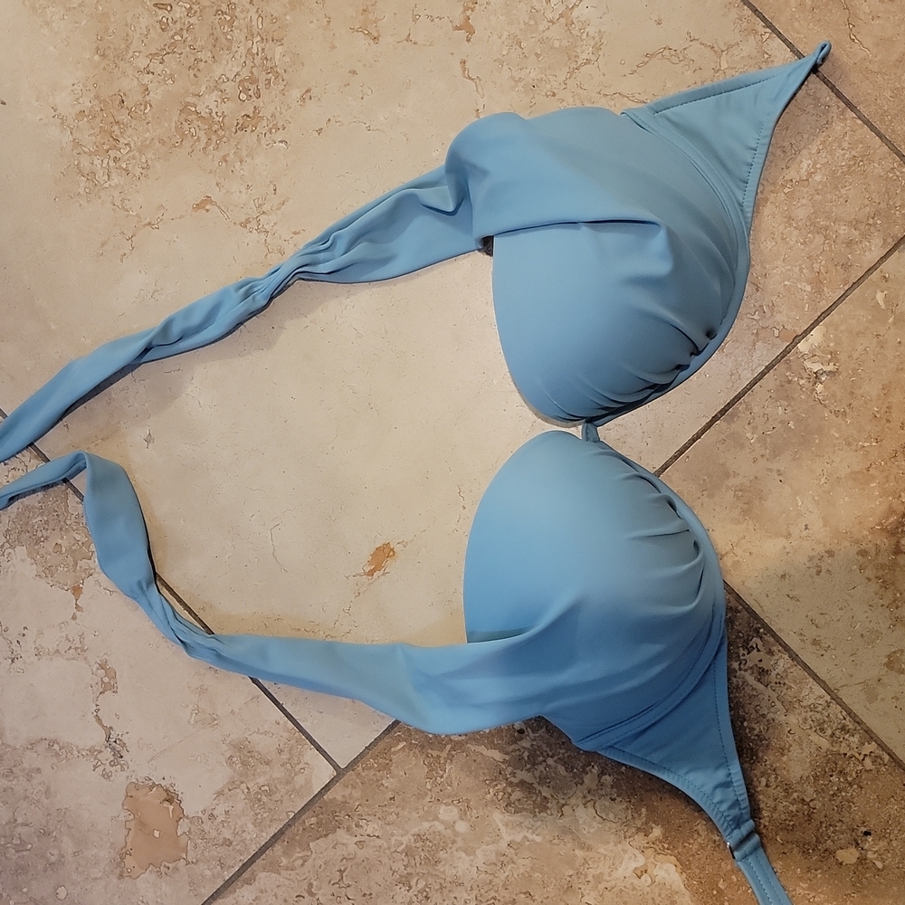 VENUS Push-Up Enhancer Swimsuit Top! Absolutely Beautiful Seafoam Color.
